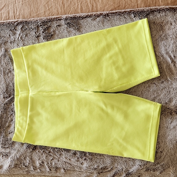 🍭NWOT🍭 H&M DIVIDED ribbed biker shorts, Size L, set of 2, lime green and peach - Picture 4 of 10